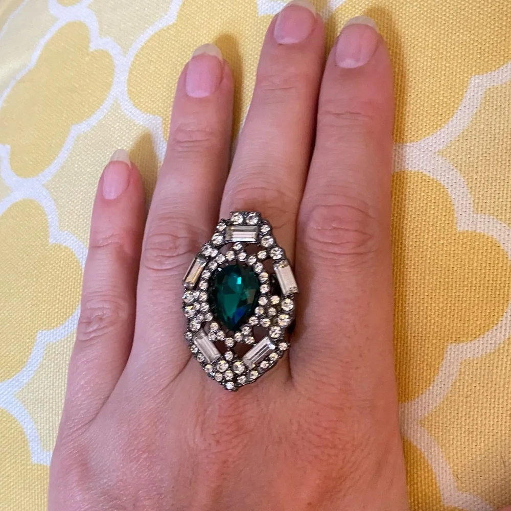 Diamond Shape Emerald Crystal Rhinestones Elastic Silver Ring NWT